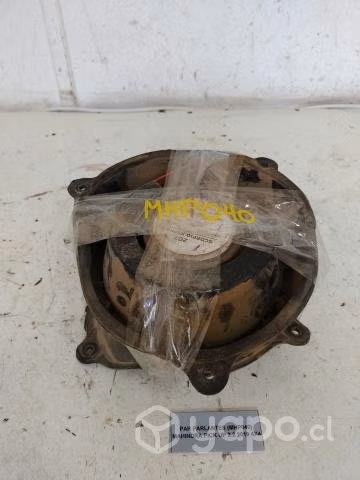 Par Parlantes (MHP040) Mahindra Pick Up 2.2 2019