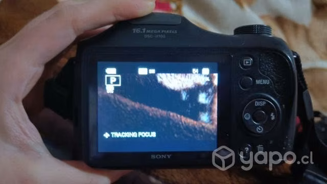 Cámara dsc-h100 + cargador de pilas y pilas