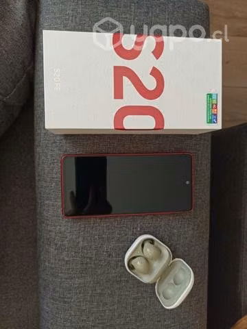 Samsung Galaxy S20 FE con Galaxy Buds 2