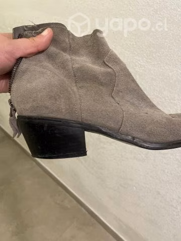 Botas grises - Imagen 3