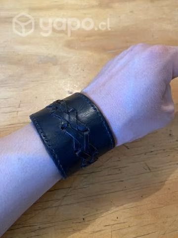 Pulsera cuero estilo rockero, negra - Imagen 3