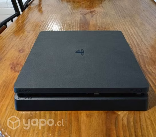 PS4 slim 1TB + 3 juegos de disco sin mando