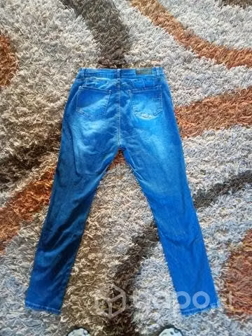 Chaqueta de mezclilla y jeans