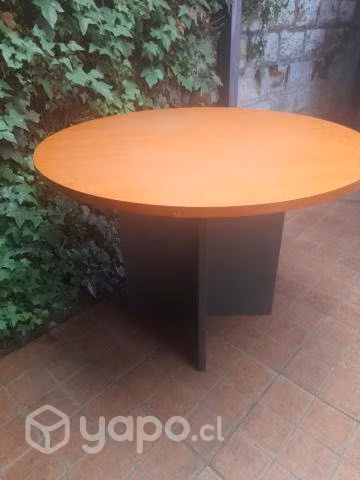 Percheros y mesa redonda en madera - Imagen 3