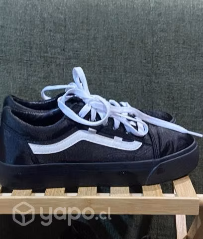 Zapatilla urbana negra con blanco - Imagen 5