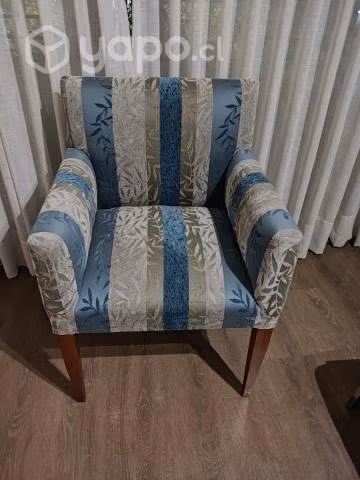 Sitiales de madera tapizados