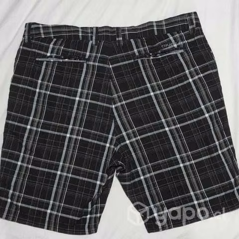 Bermuda talla 52 Nacional, 40 Americana