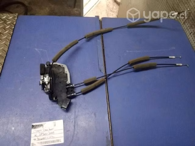 Chapa puerta trasera derecha Nissan NP300