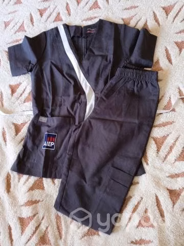 Vestuario podología Aiep nuevo