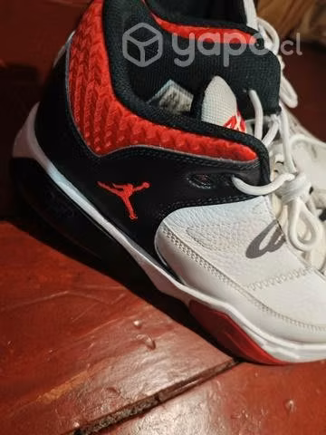 Zapatillas jordan aura 3