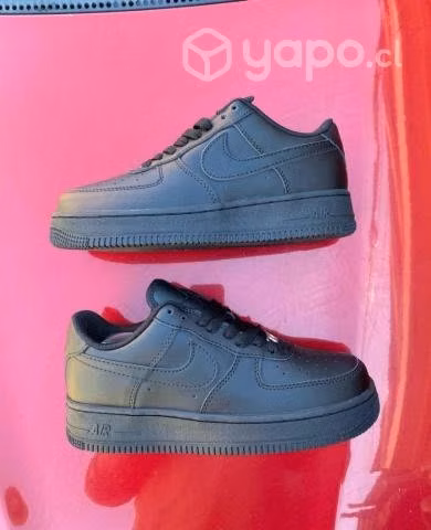 Nike Air Force 1 Negras