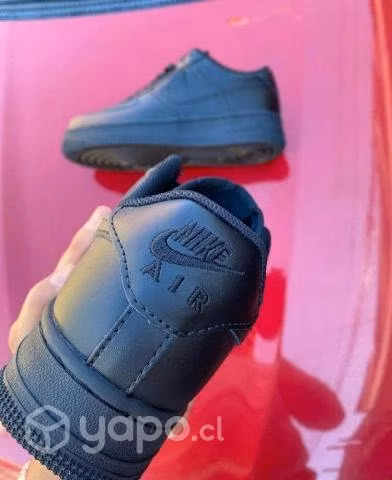 Nike Air Force 1 Negras - Imagen 2