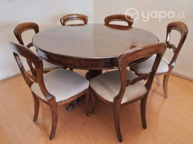 Comedor de caoba con seis sillas