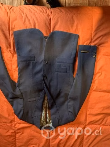 Traje azul marino