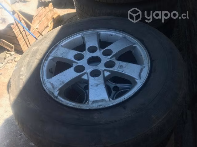 Llanta de aluminio con neum 20580R16 L200 (257)