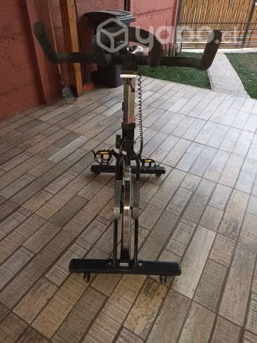 Bicicleta spinning usada