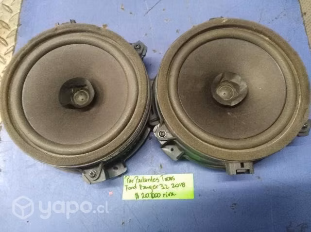 Par parlantes traseros Ford ranger 3.2