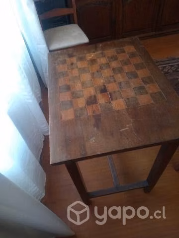 Mesa de Ajedrez Antigua