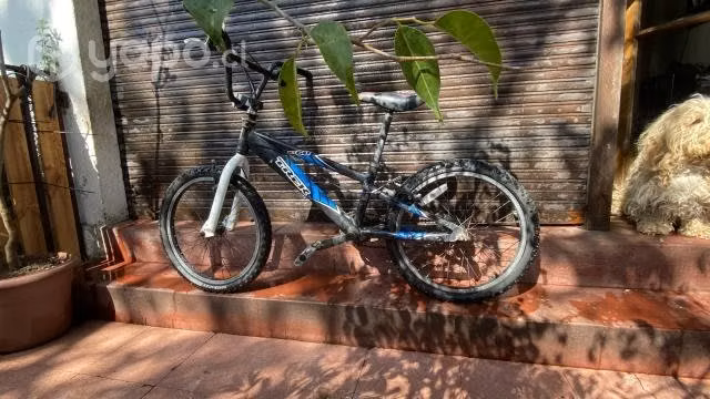 Bicicleta BMX, marco TREK, aro 20