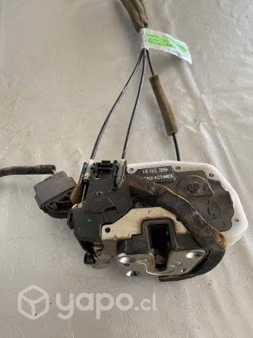 Chapa puerta delantera derecha Nissan NP300 2018