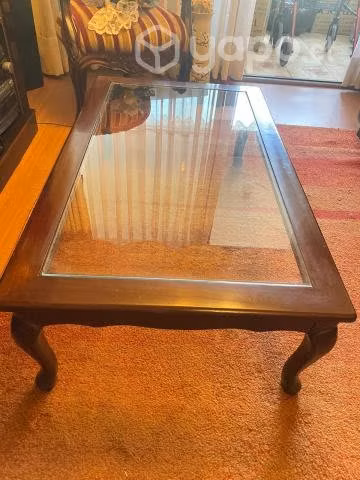 Mesa de centro con vidrio