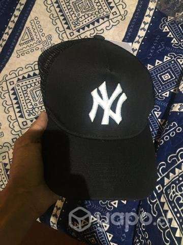 Gorros New era de distintos colores - Imagen 3