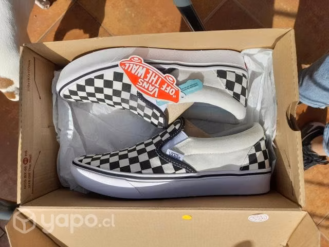 Vans slip-on clásicas 38.5 (nuevas)
