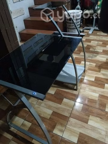 Escritorio metal vidrio