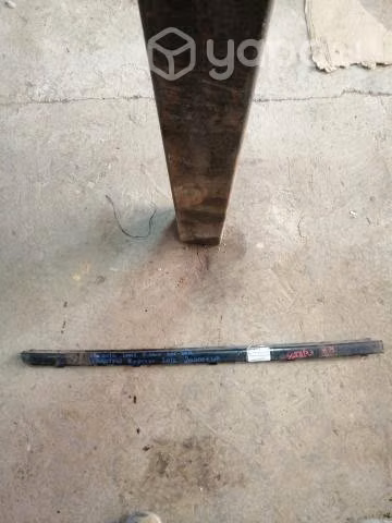 Moldura lame vidrio delantero derecho Chv Express