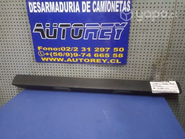 Moldura patente con farol Peugeot Boxer 2017