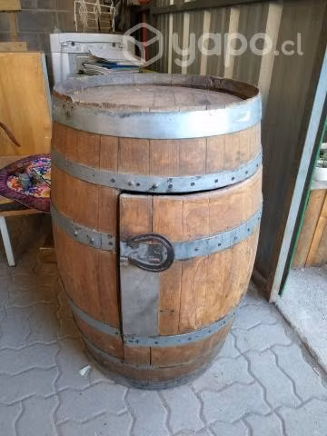 Mueble 28: barril tipo bar