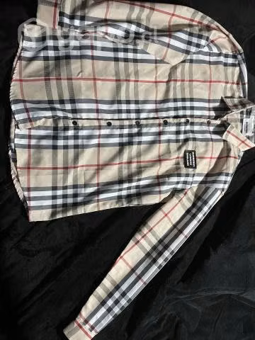 camisa y gorro burberry