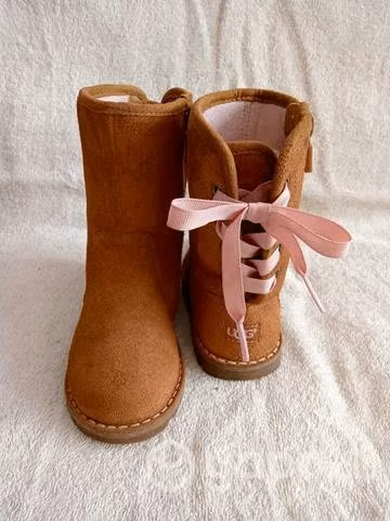 Bota de niña UGG