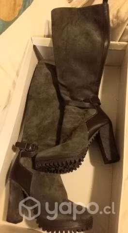 Botas de cuero y reno