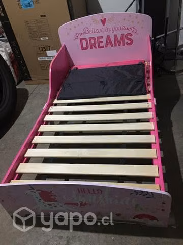 Cama transición de madera para niña