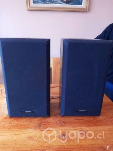 Altavoces marca kenwood modelo S-25M
