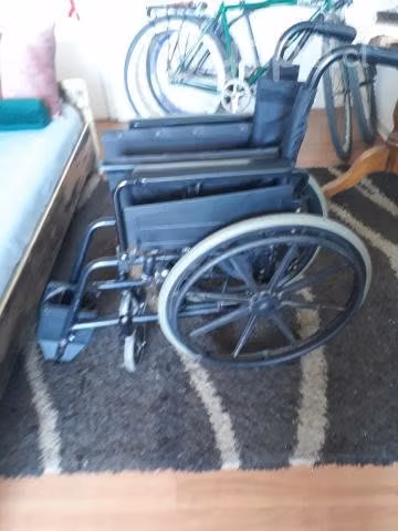 silla de ruedas sin uso - Imagen 4