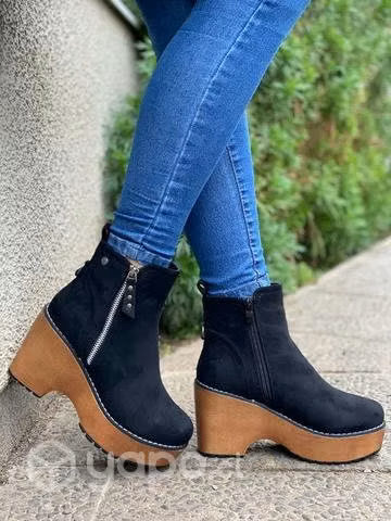 Bello botín a la moda muy cómodo blandito y livian
