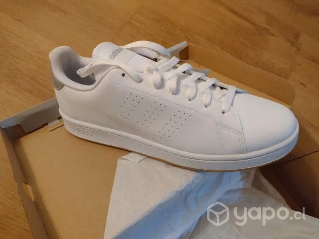 Zapatilla advantage talla 13 USA