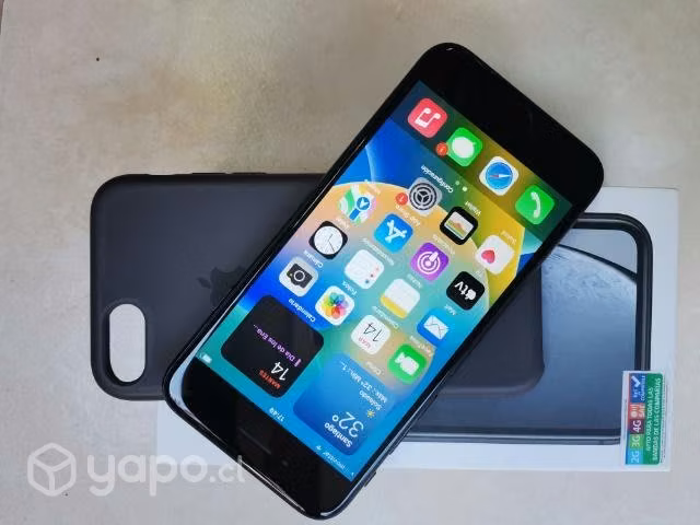 Iphone se, 128gb, sin detalles.