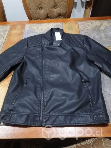 Chaqueta negra eco-cuero nueva