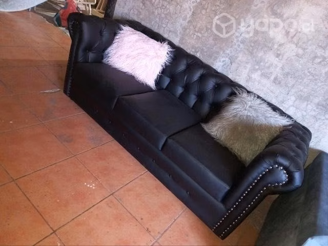 Sofá eco cuero chesterfier