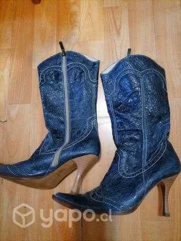 Botas de tipo charol