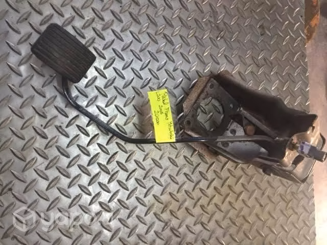 Pedal freno Mitsubishi L200 4x4 2.5 diesel 1998-06