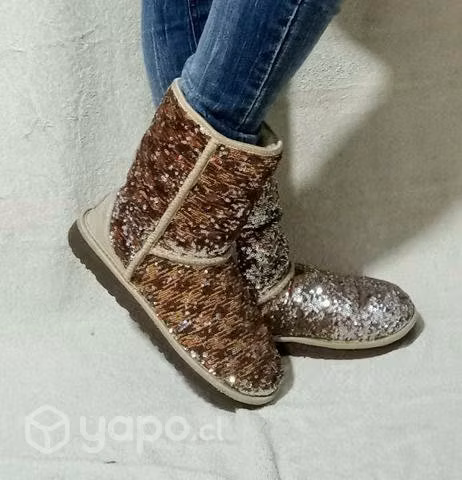 Bota con lentejuelas UGG