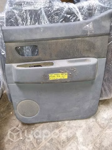 Tapiz puerta trasera derecha mazda bt50 2011