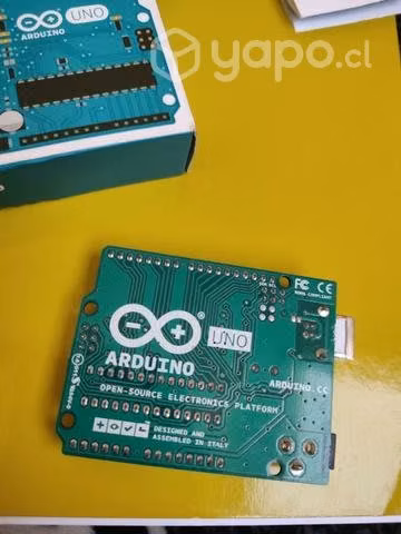 Arduino Uno Original con Carcasa + USB - Imagen 3