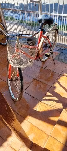 Bicicleta color rojo - Imagen 3