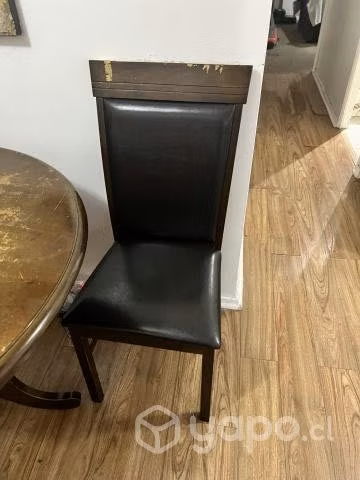 Comedor 4 sillas buen estado