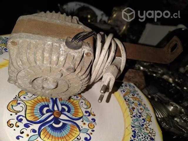 Antiguo y potente motor eléctrico de extractor